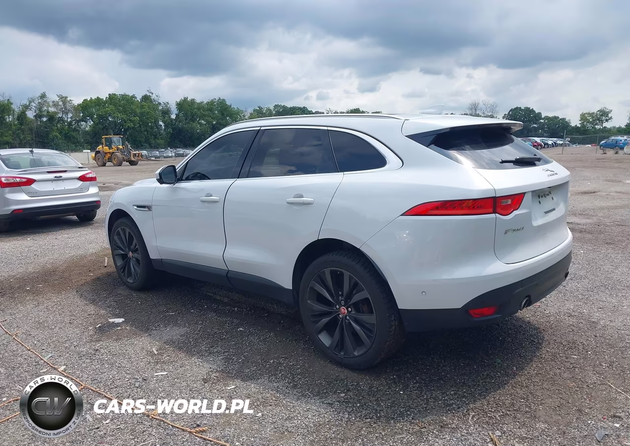 2019 Jaguar F-Pace 30T Portfolio VIN:SADCN2GX2KA358540 - 3