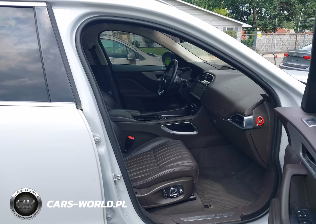 2019 Jaguar F-Pace 30T Portfolio VIN:SADCN2GX2KA358540 - 5