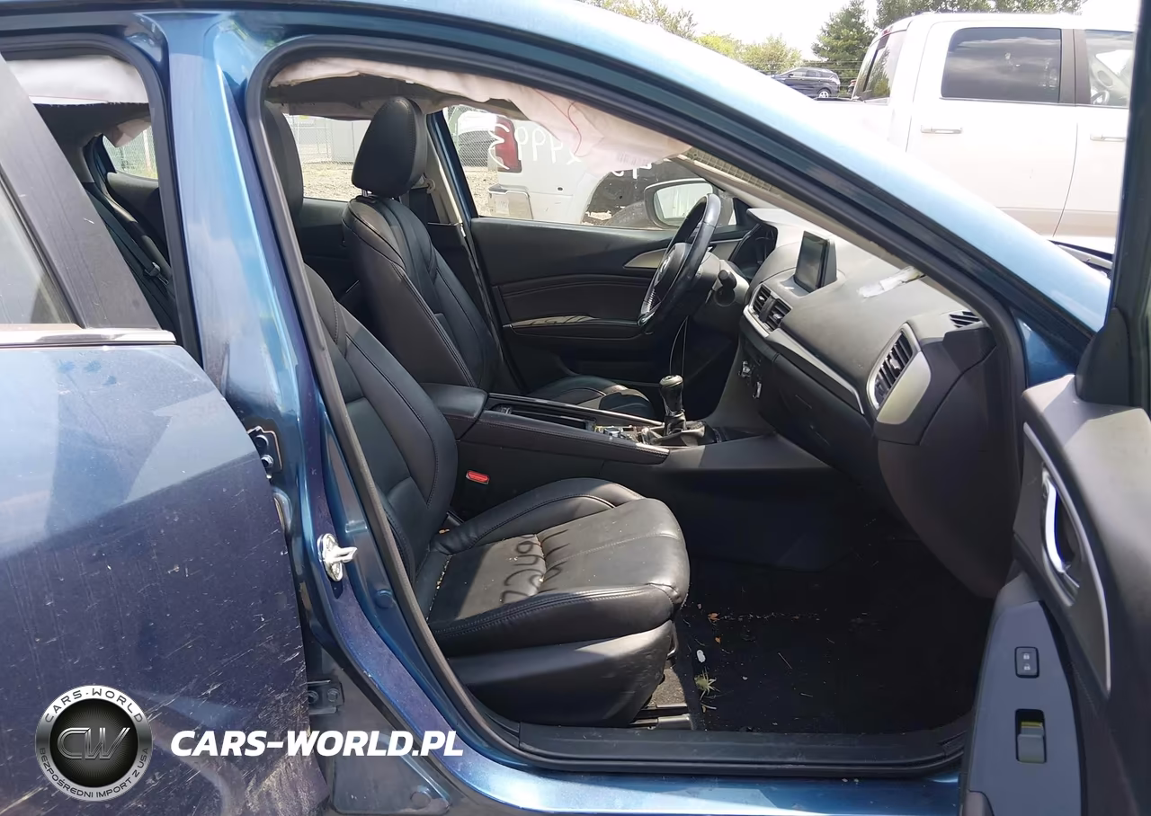 2018 Mazda Mazda3 Touring VIN:3MZBN1L31JM267987 - 5
