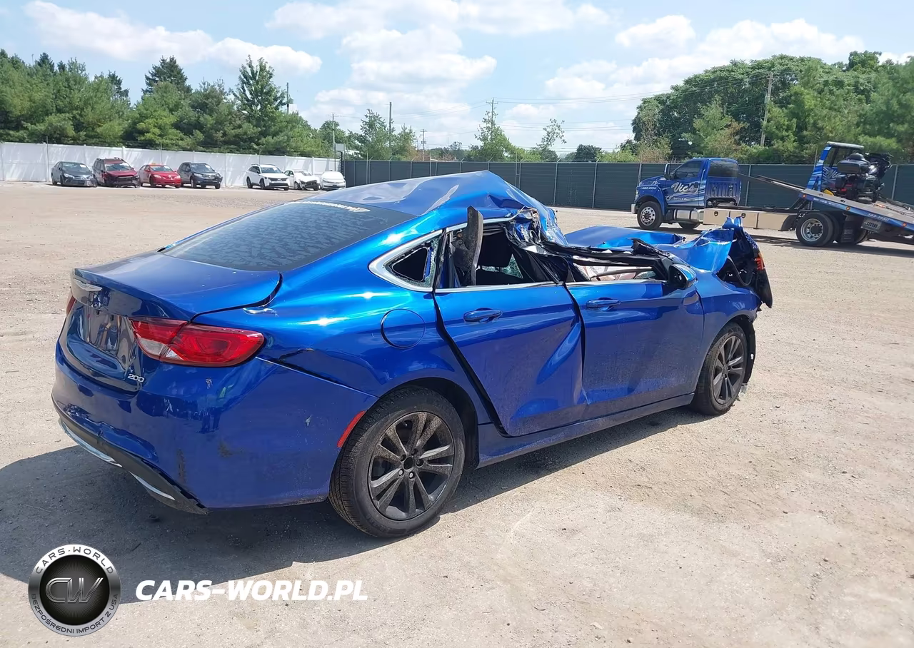 2016 Chrysler 200 Limited VIN:1C3CCCAB2GN165622 - 4