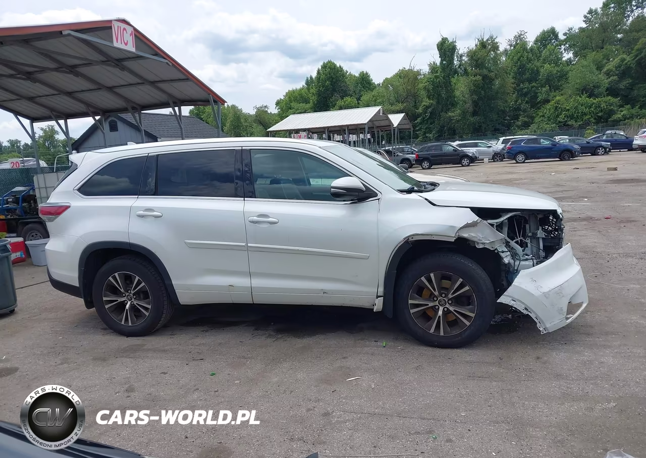 2016 Toyota Highlander Xle V6 VIN:5TDJKRFH3GS282545 - 14