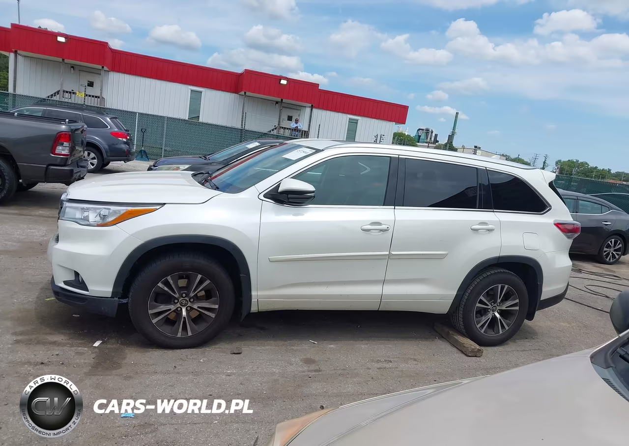 2016 Toyota Highlander Xle V6 VIN:5TDJKRFH3GS282545 - 15
