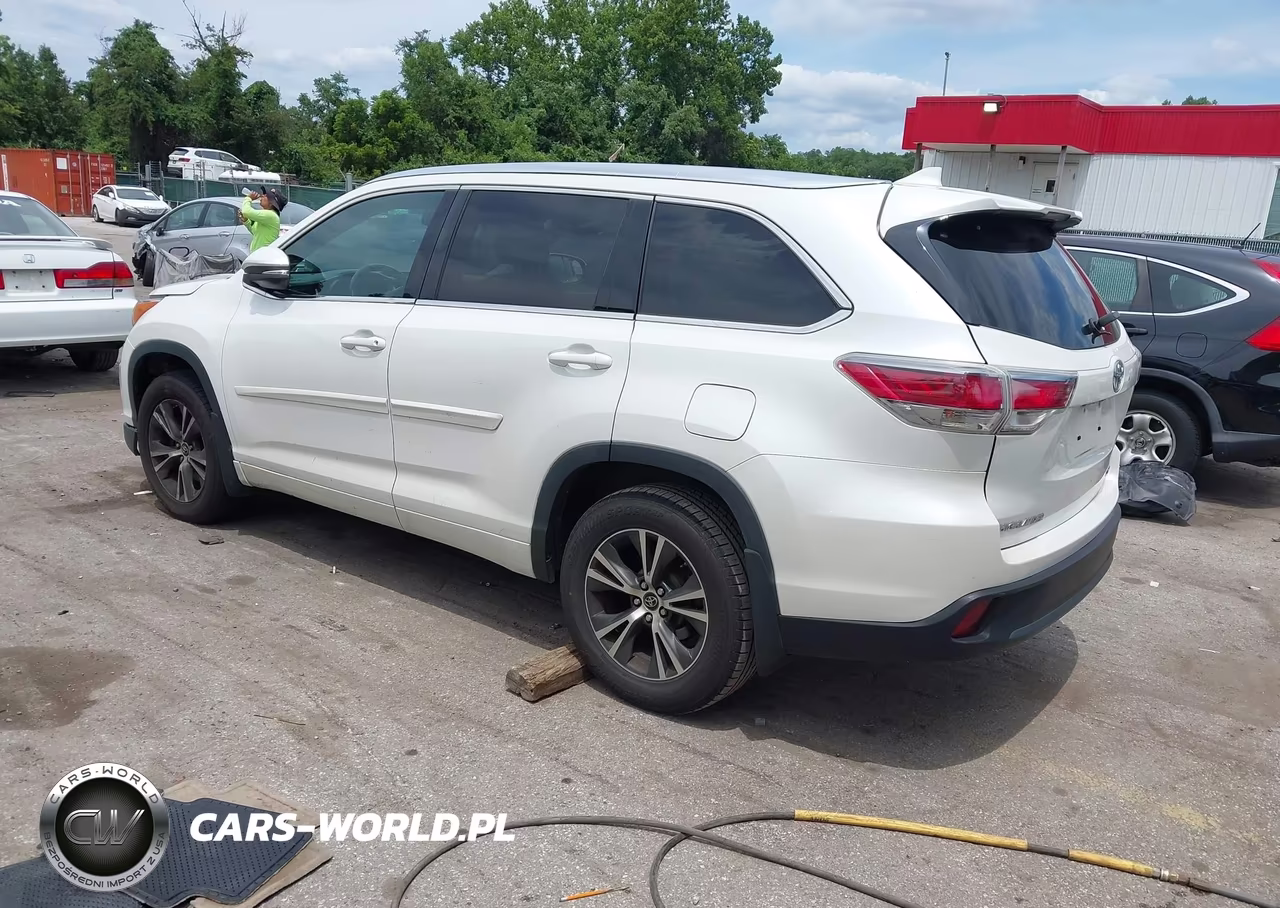 2016 Toyota Highlander Xle V6 VIN:5TDJKRFH3GS282545 - 3