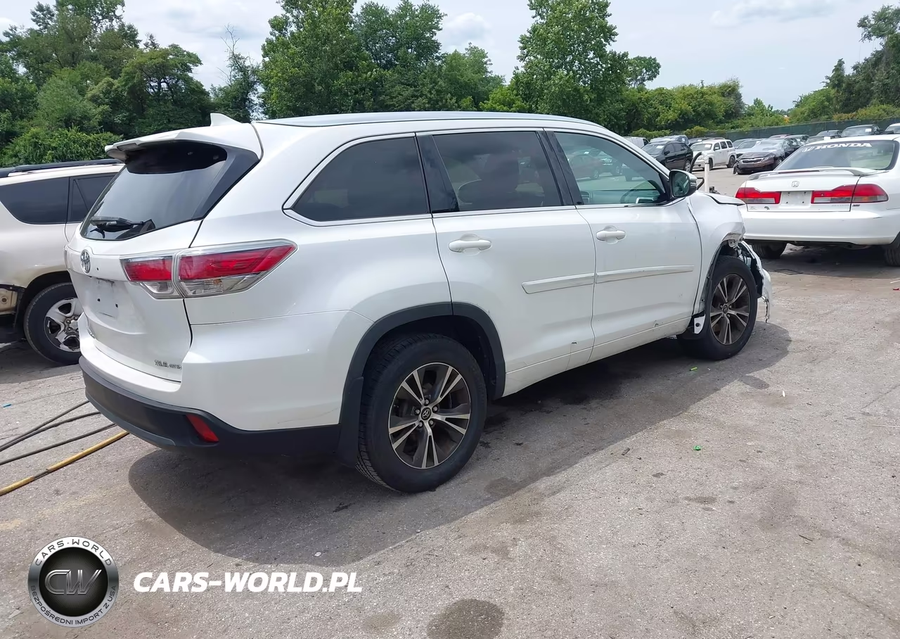 2016 Toyota Highlander Xle V6 VIN:5TDJKRFH3GS282545 - 4