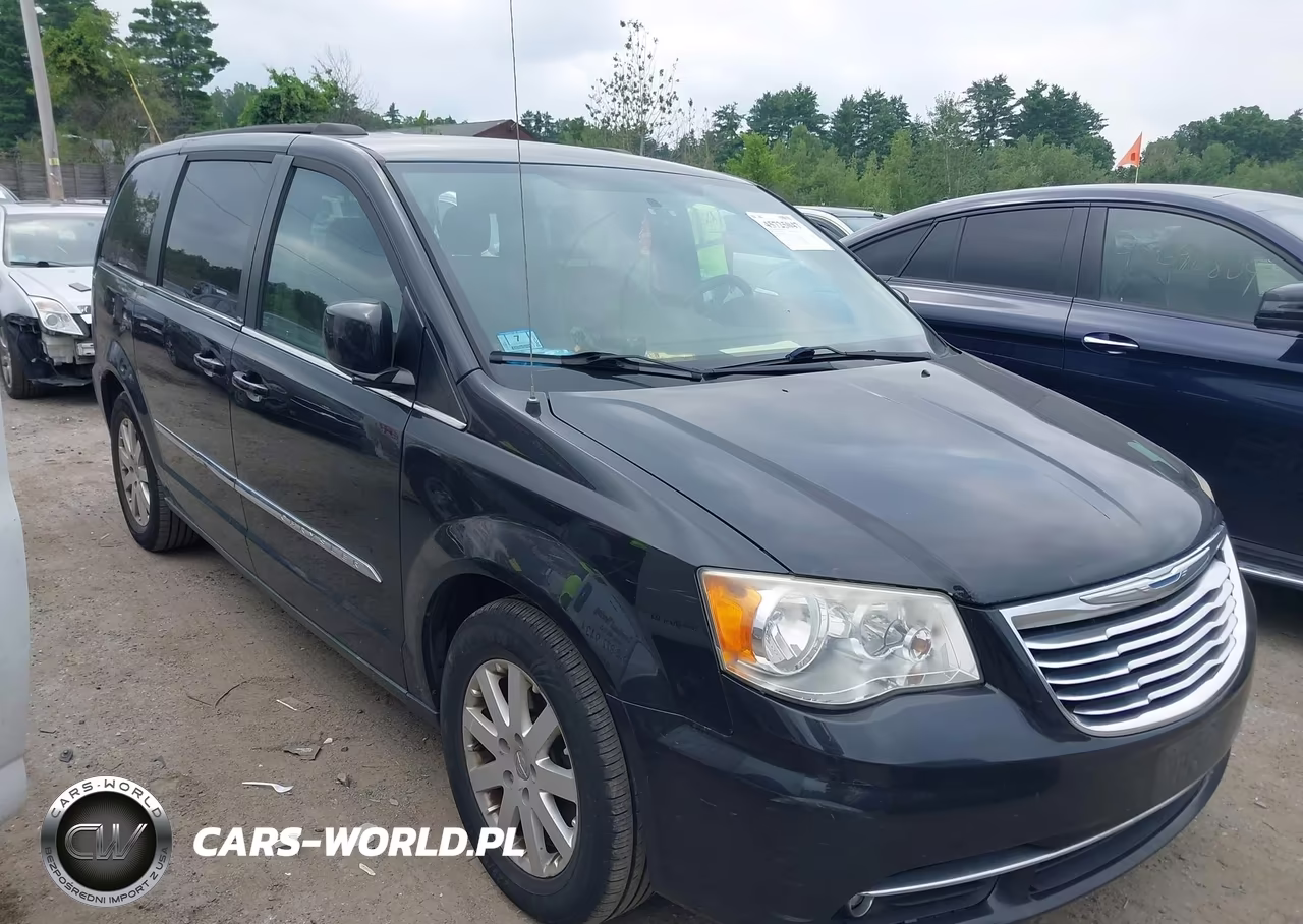 2014 Chrysler Town & Country Touring – zdjęcie 1 z 16