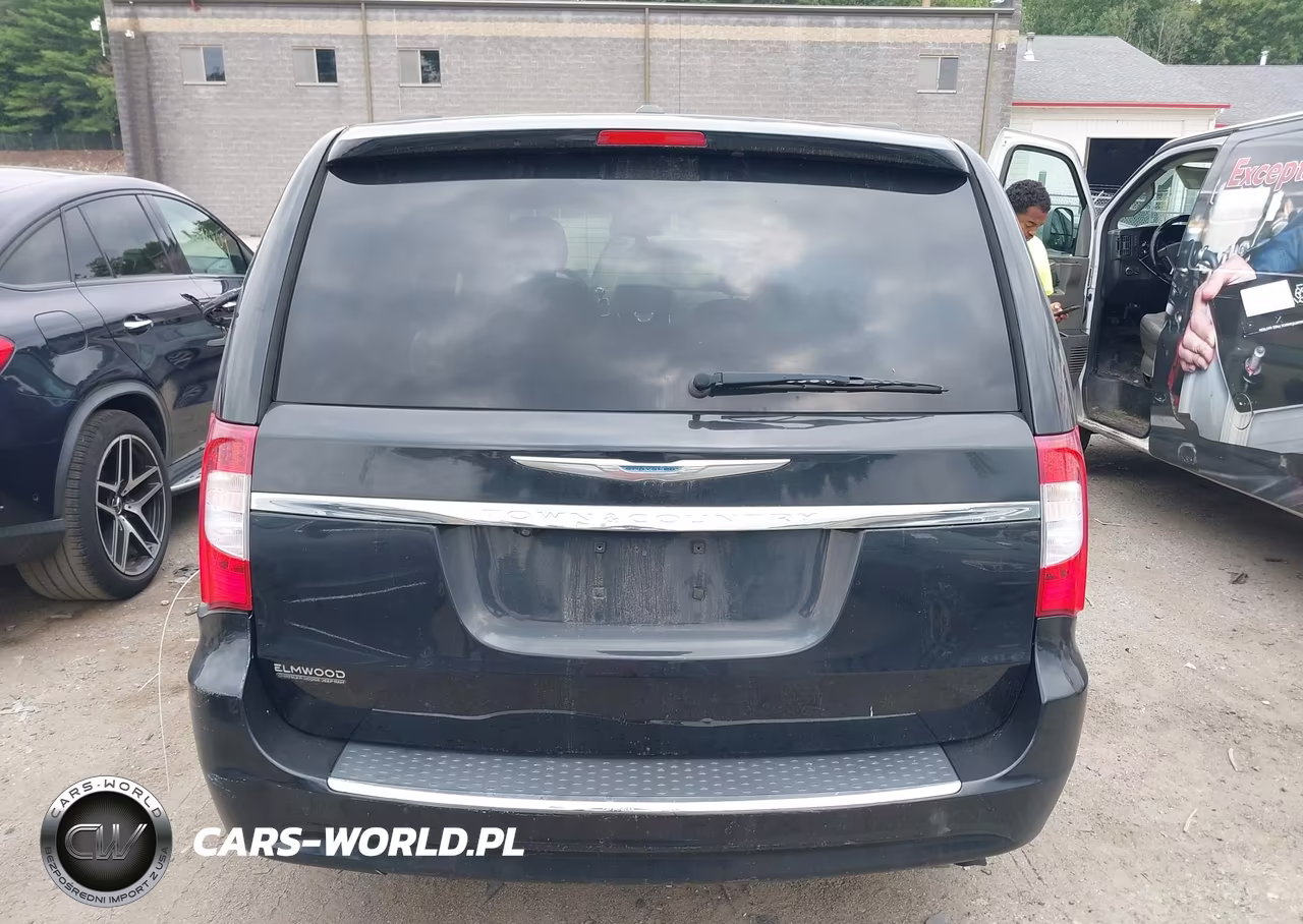 2014 Chrysler Town & Country Touring VIN:2C4RC1BG9ER113652 - 16