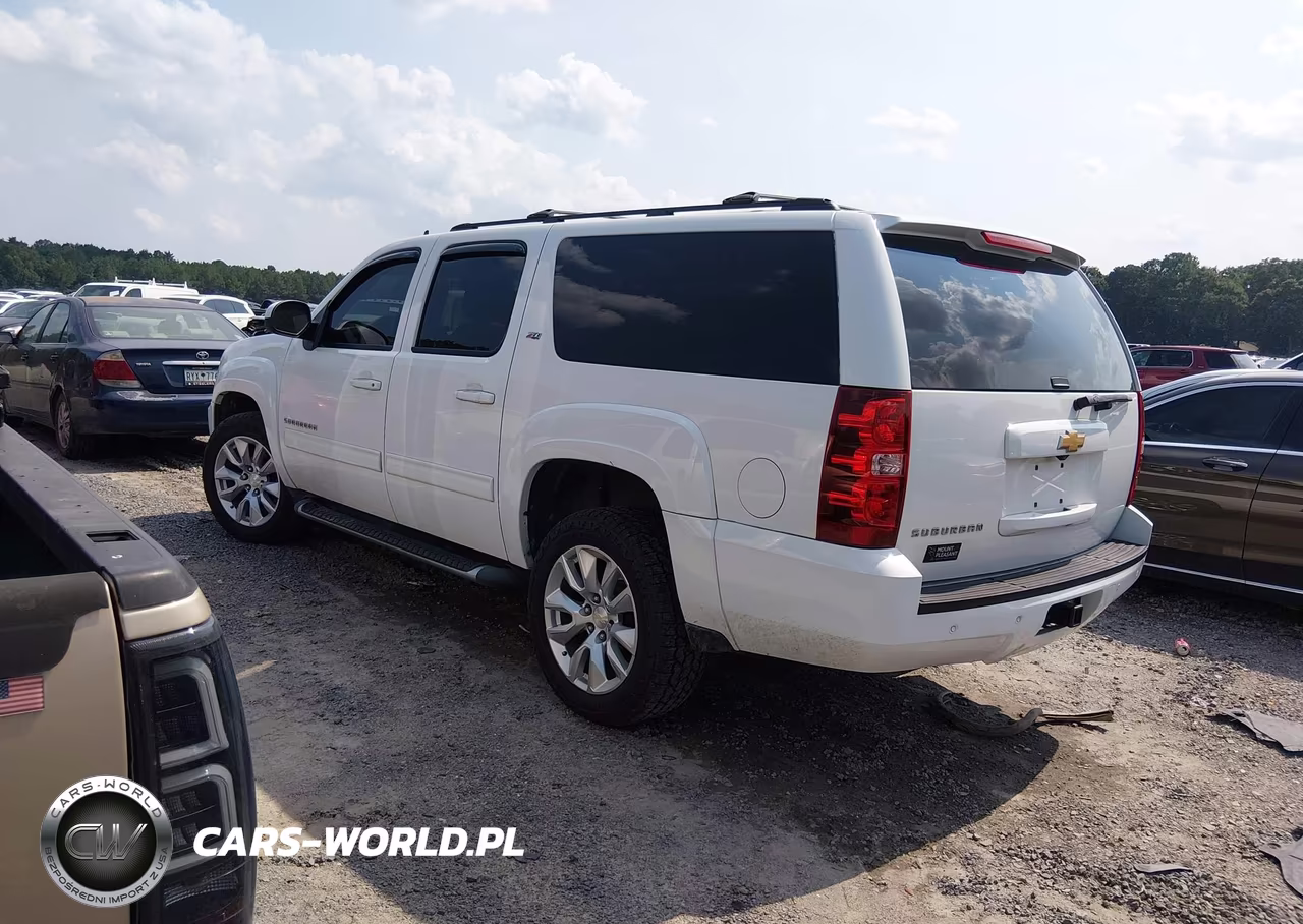 2014 Chevrolet Suburban Lt VIN:1GNSKJE76ER153779 - 3