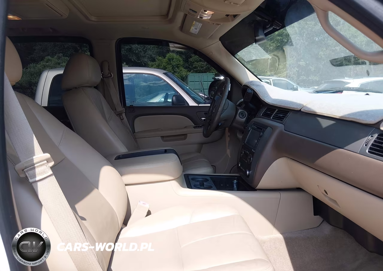 2014 Chevrolet Suburban Lt VIN:1GNSKJE76ER153779 - 5