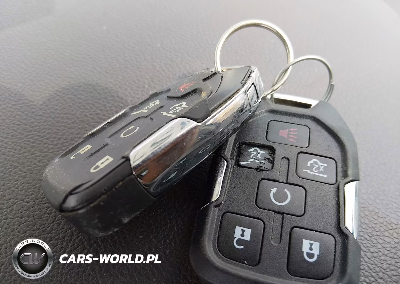 2017 Chevrolet Suburban Premier VIN:1GNSKJKC4HR252428 - 11