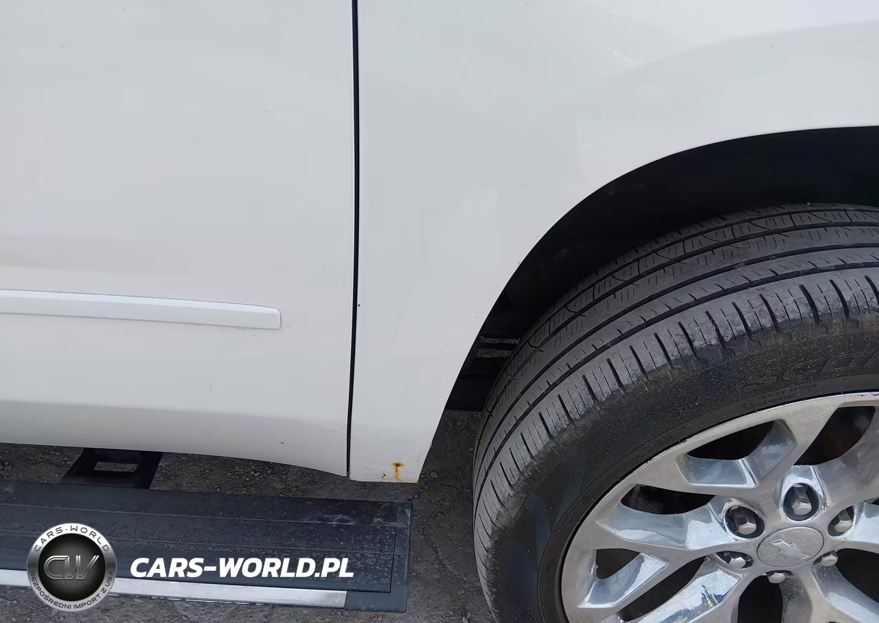 2017 Chevrolet Suburban Premier VIN:1GNSKJKC4HR252428 - 17