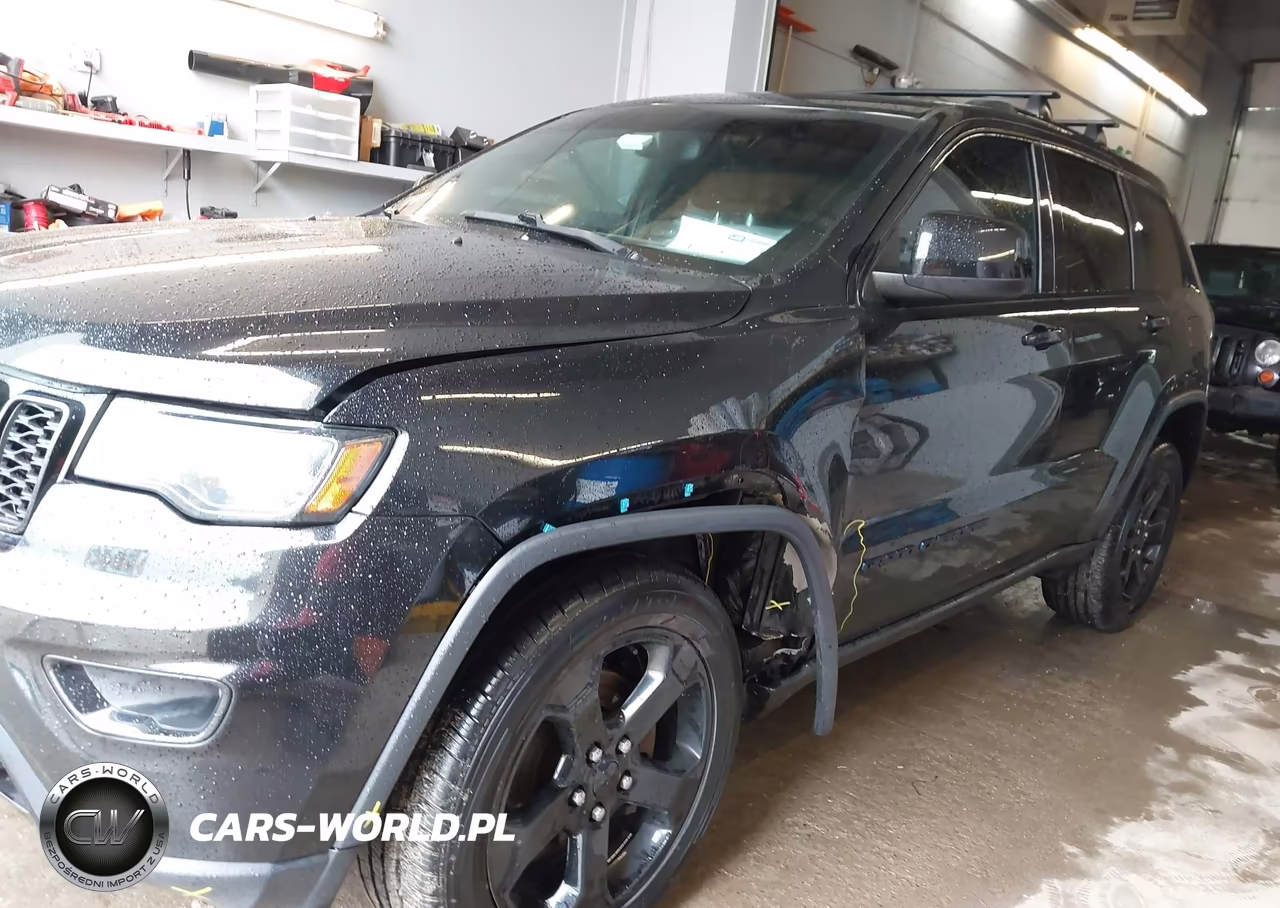 2019 Jeep Grand Cherokee Upland 4X4 VIN:1C4RJFAG8KC565326 - 17
