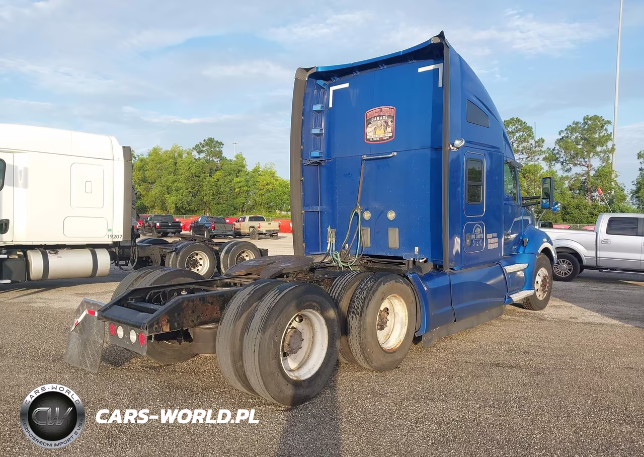 2015 Kenworth Construction T680 VIN:1XKYDP9X7FJ974811 - 4