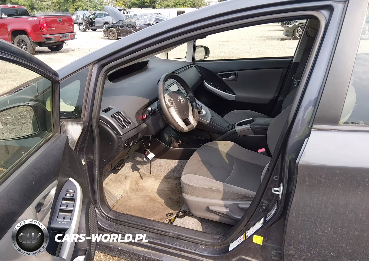 2012 Toyota Prius Two VIN:JTDKN3DU6C1543215 - 5