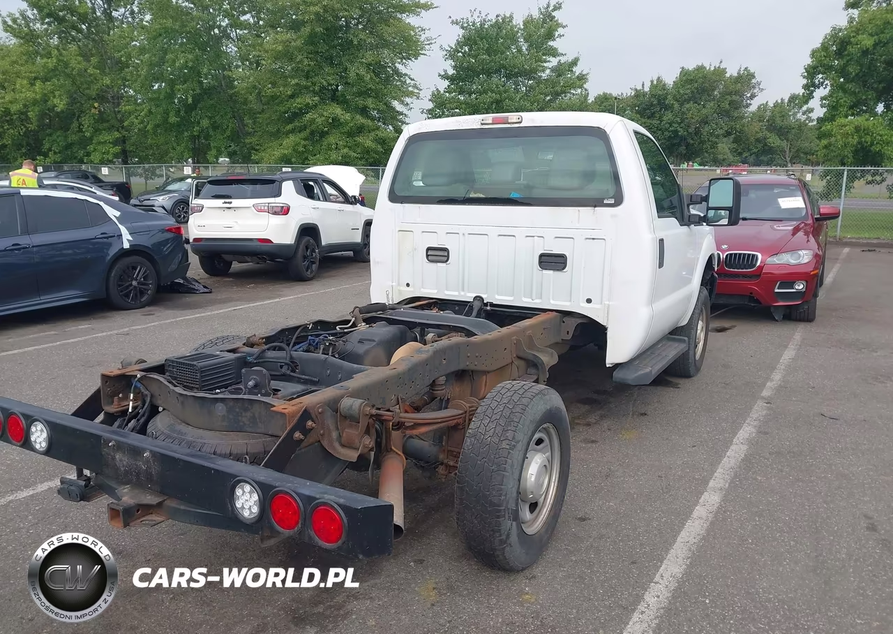 2016 Ford F-250 Xl VIN:1FTBF2B66GEA18892 - 4