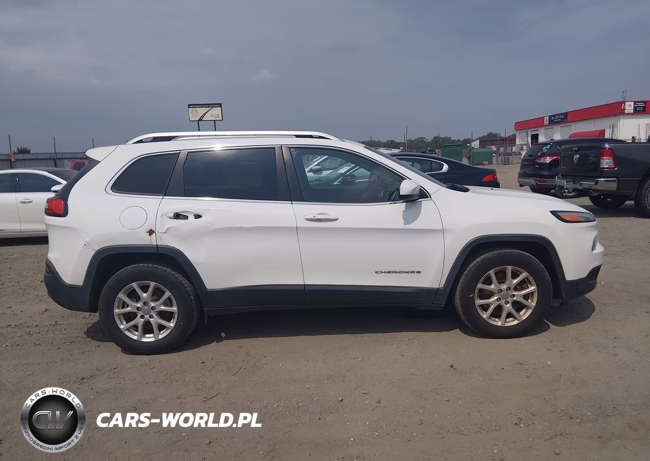 2015 Jeep Cherokee Latitude VIN:1C4PJMCS6FW788708 - 13
