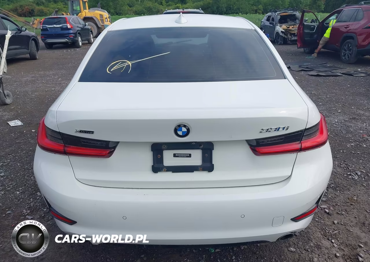 2019 BMW 330I xDrive VIN:WBA5R7C56KAJ80350 - 16