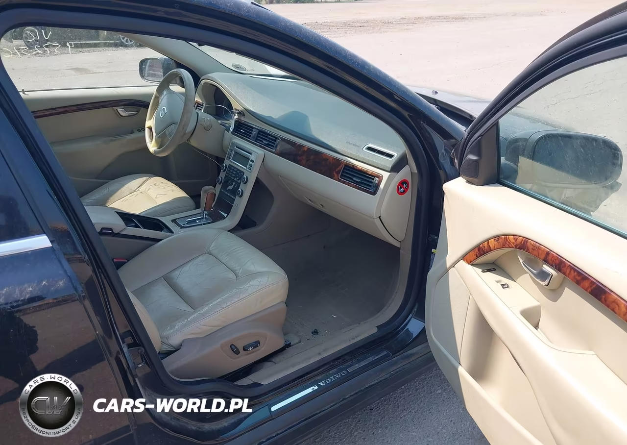 2010 Volvo V70 3.2-3.2 R-Design VIN:YV1982BW7A1124981 - 5