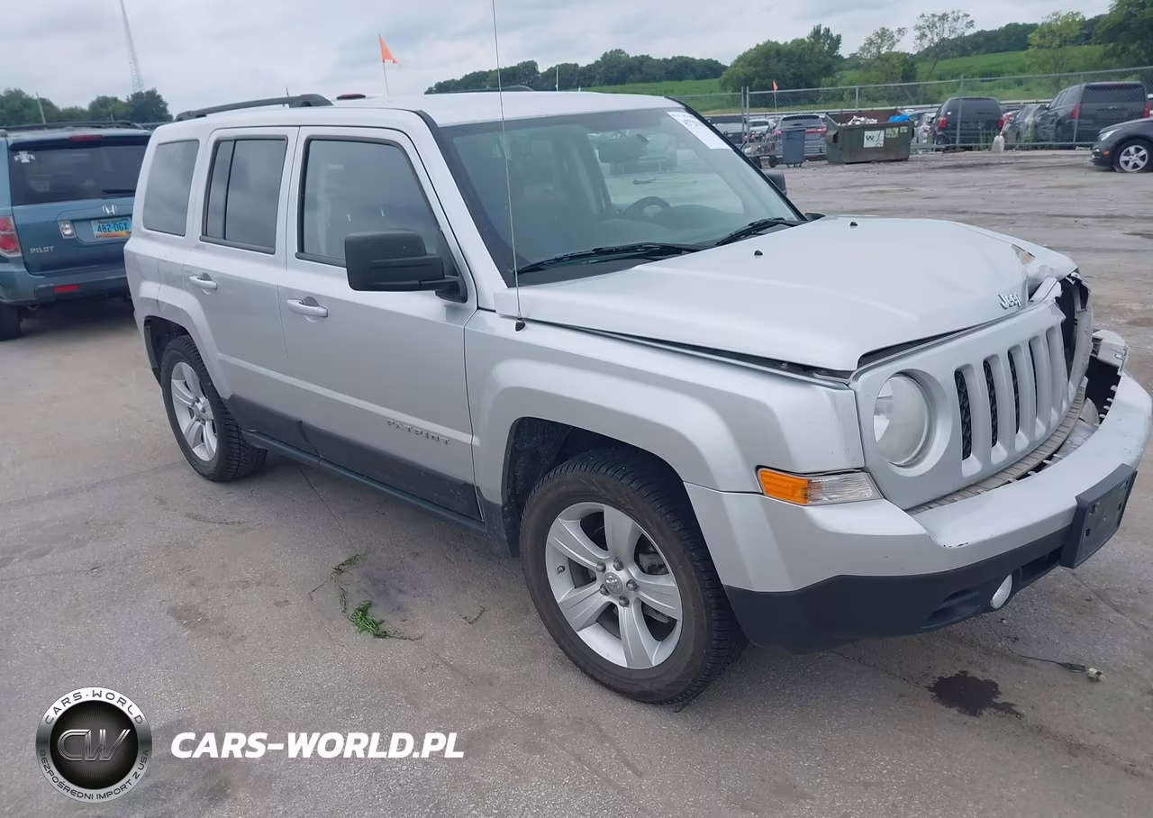 2013 Jeep Patriot Latitude – zdjęcie 1 z 16
