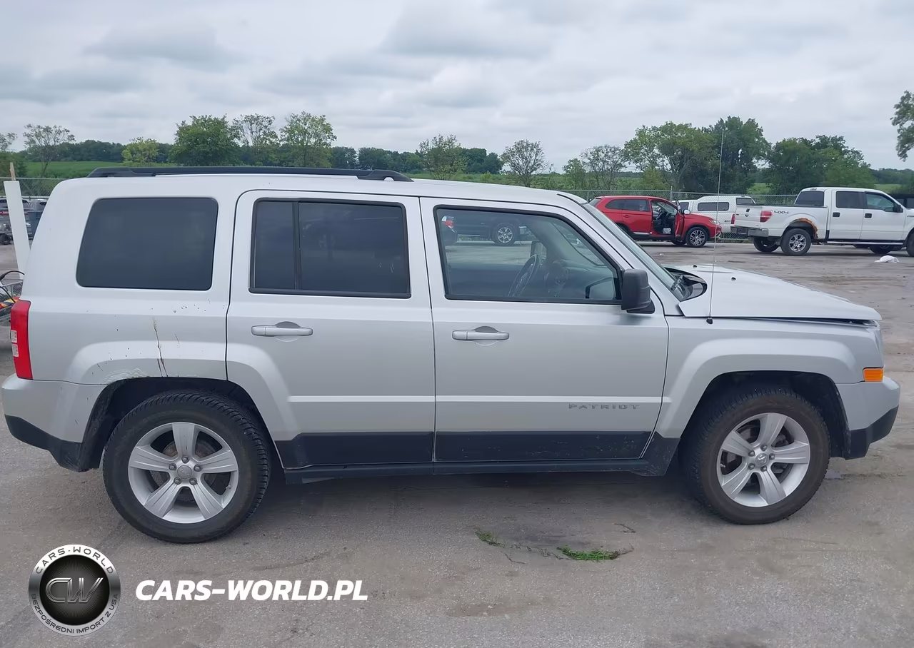 2013 Jeep Patriot Latitude VIN:1C4NJPFA4DD260542 - 13