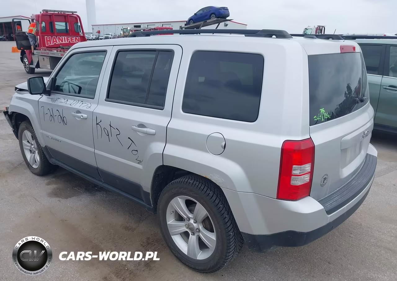 2013 Jeep Patriot Latitude VIN:1C4NJPFA4DD260542 - 3