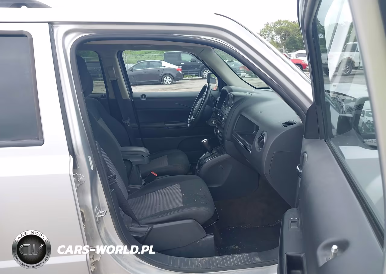 2013 Jeep Patriot Latitude VIN:1C4NJPFA4DD260542 - 5