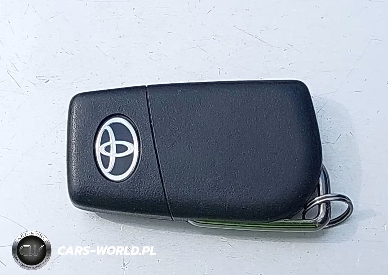 2020 Toyota Camry Le VIN:4T1C11AK3LU317120 - 11