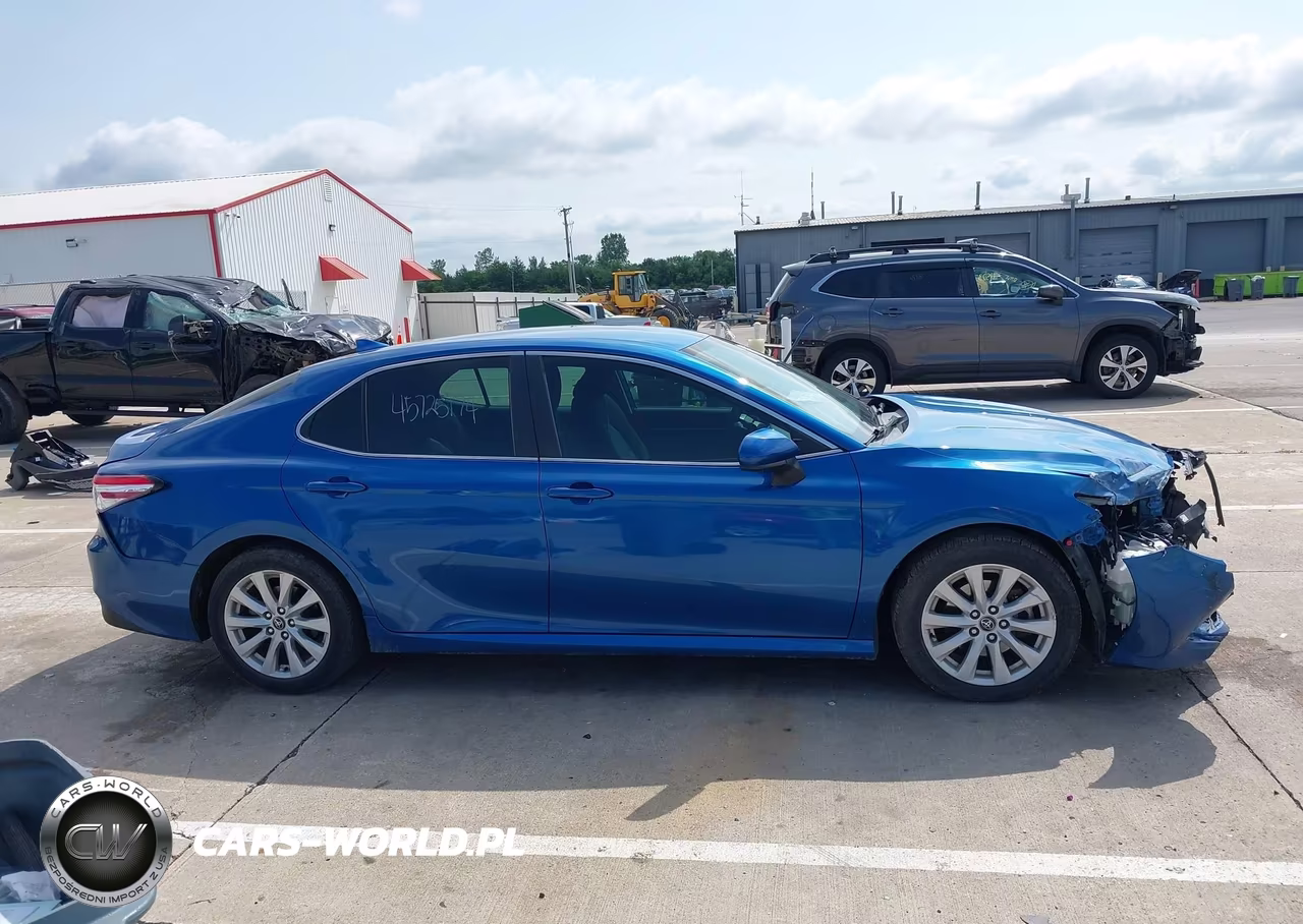2020 Toyota Camry Le VIN:4T1C11AK3LU317120 - 13