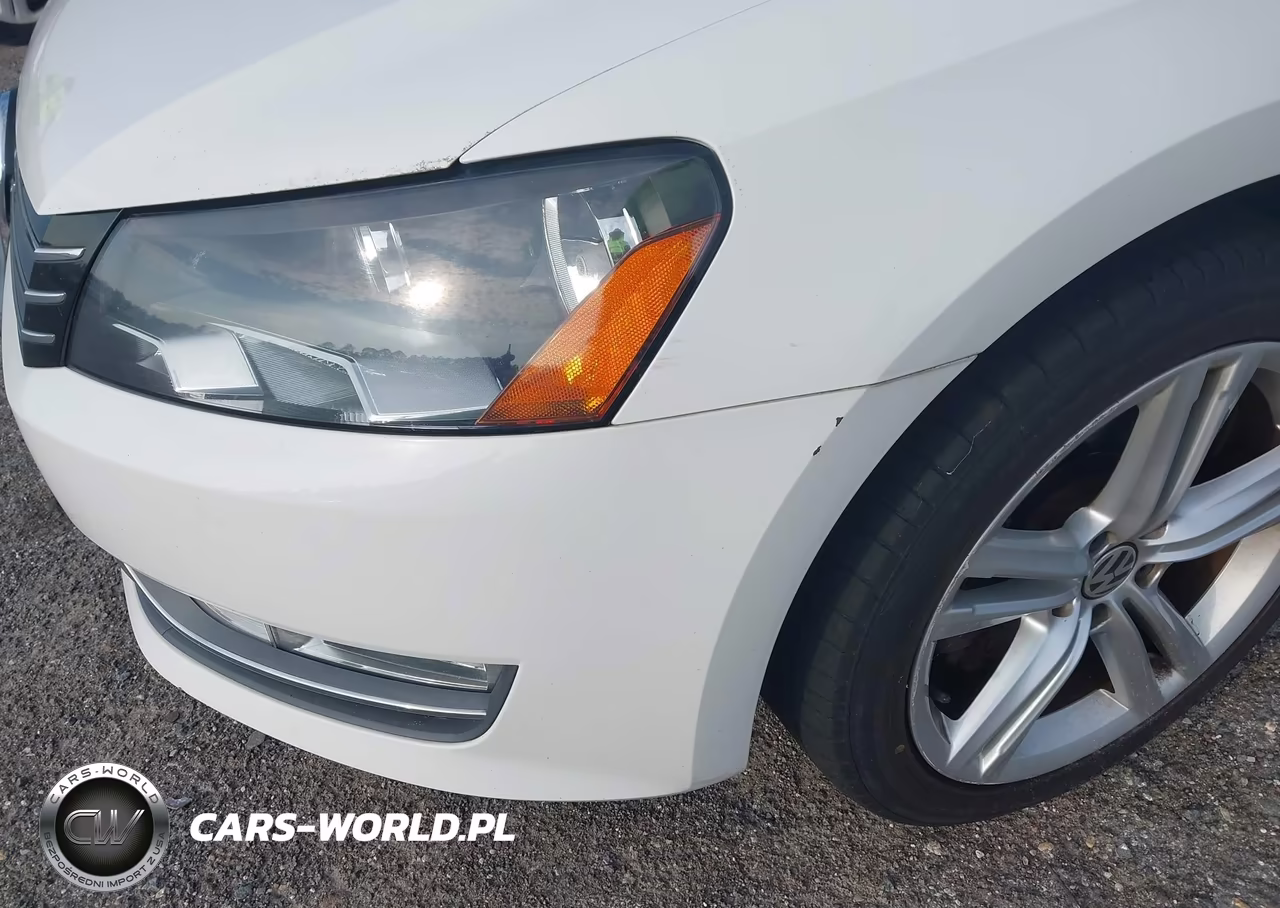 2015 Volkswagen Passat 1.8T Sel Premium VIN:1VWCT7A33FC053401 - 13