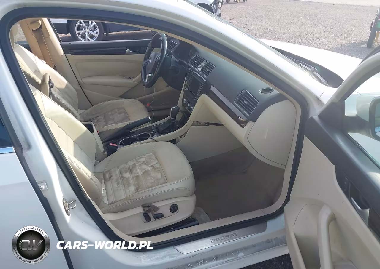 2015 Volkswagen Passat 1.8T Sel Premium VIN:1VWCT7A33FC053401 - 5