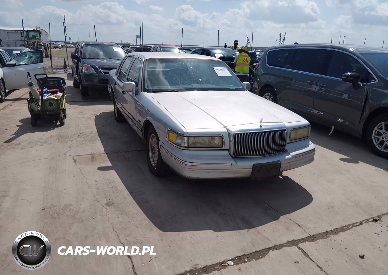 1995 Lincoln Town Car Signature-Spinnaker