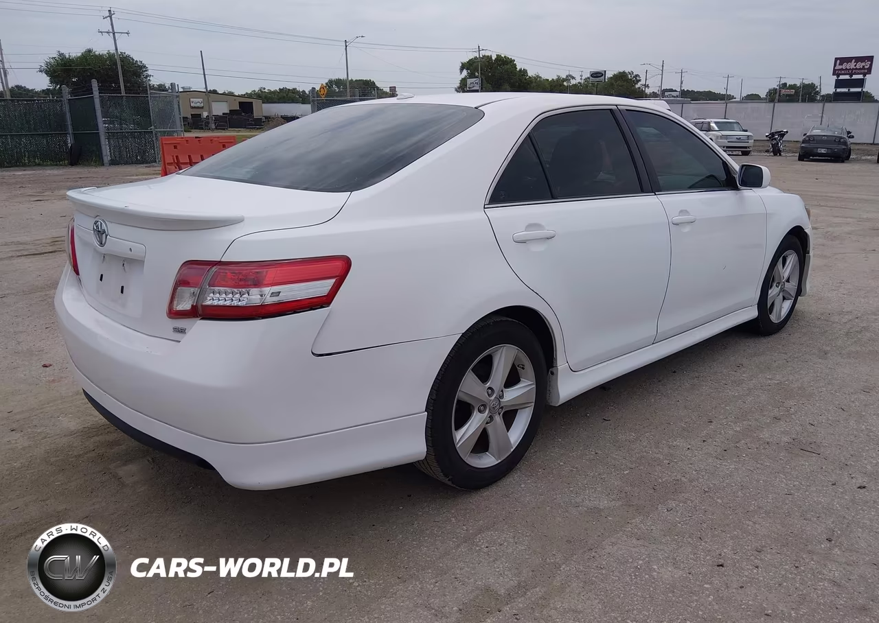 2010 Toyota Camry Se VIN:4T1BF3EK7AU551986 - 4