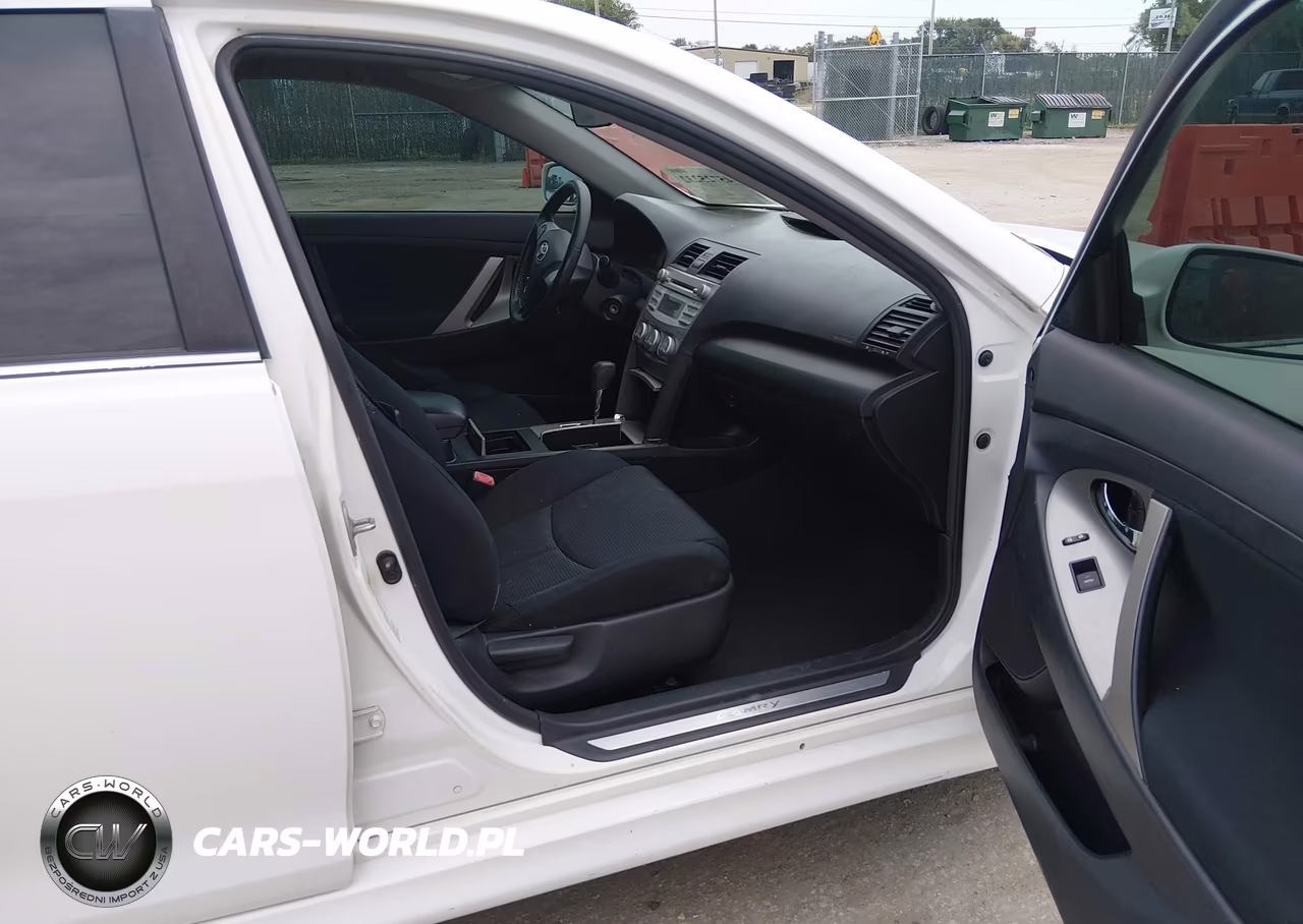 2010 Toyota Camry Se VIN:4T1BF3EK7AU551986 - 5