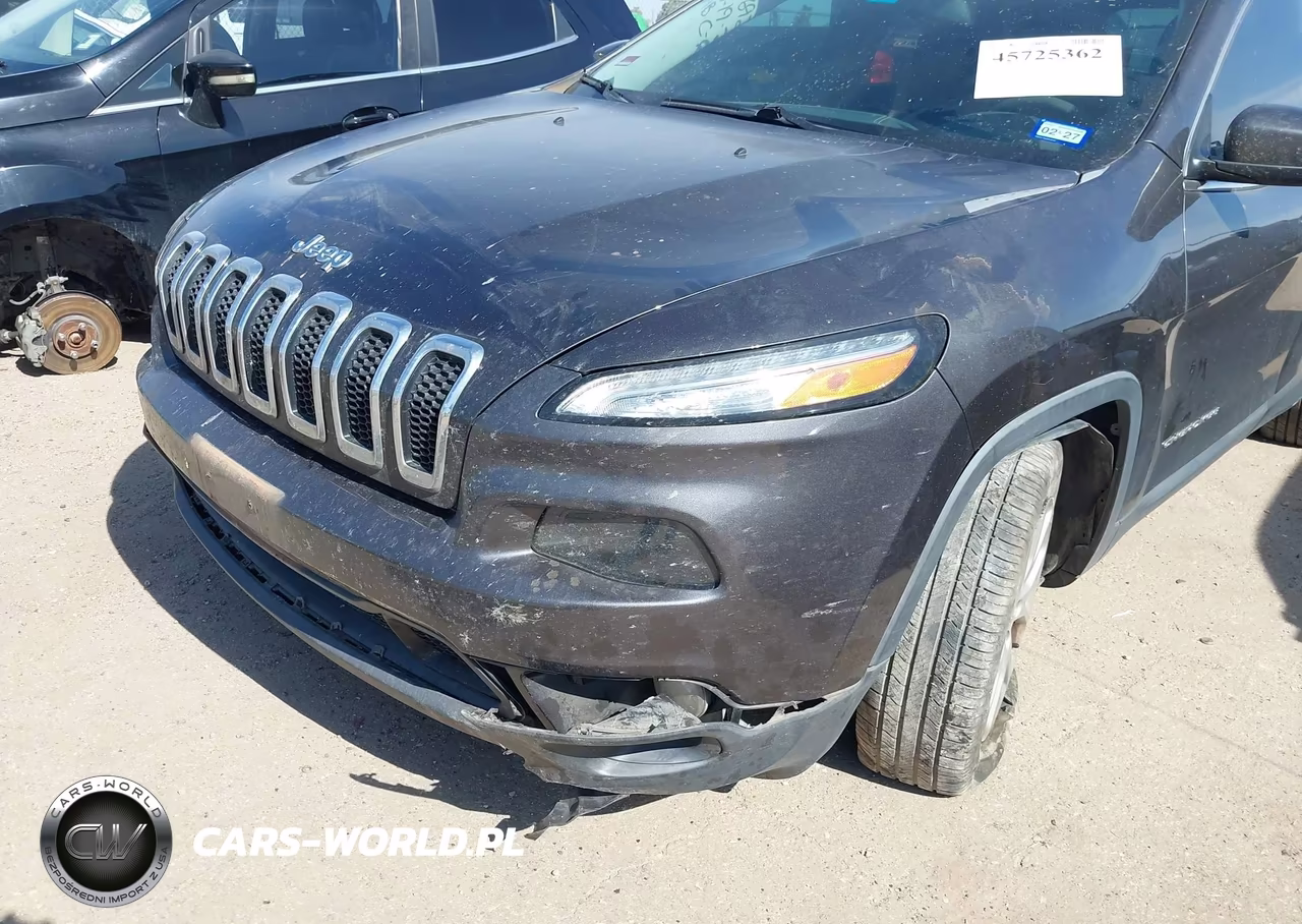 2015 Jeep Cherokee Latitude VIN:1C4PJLCB8FW573020 - 6