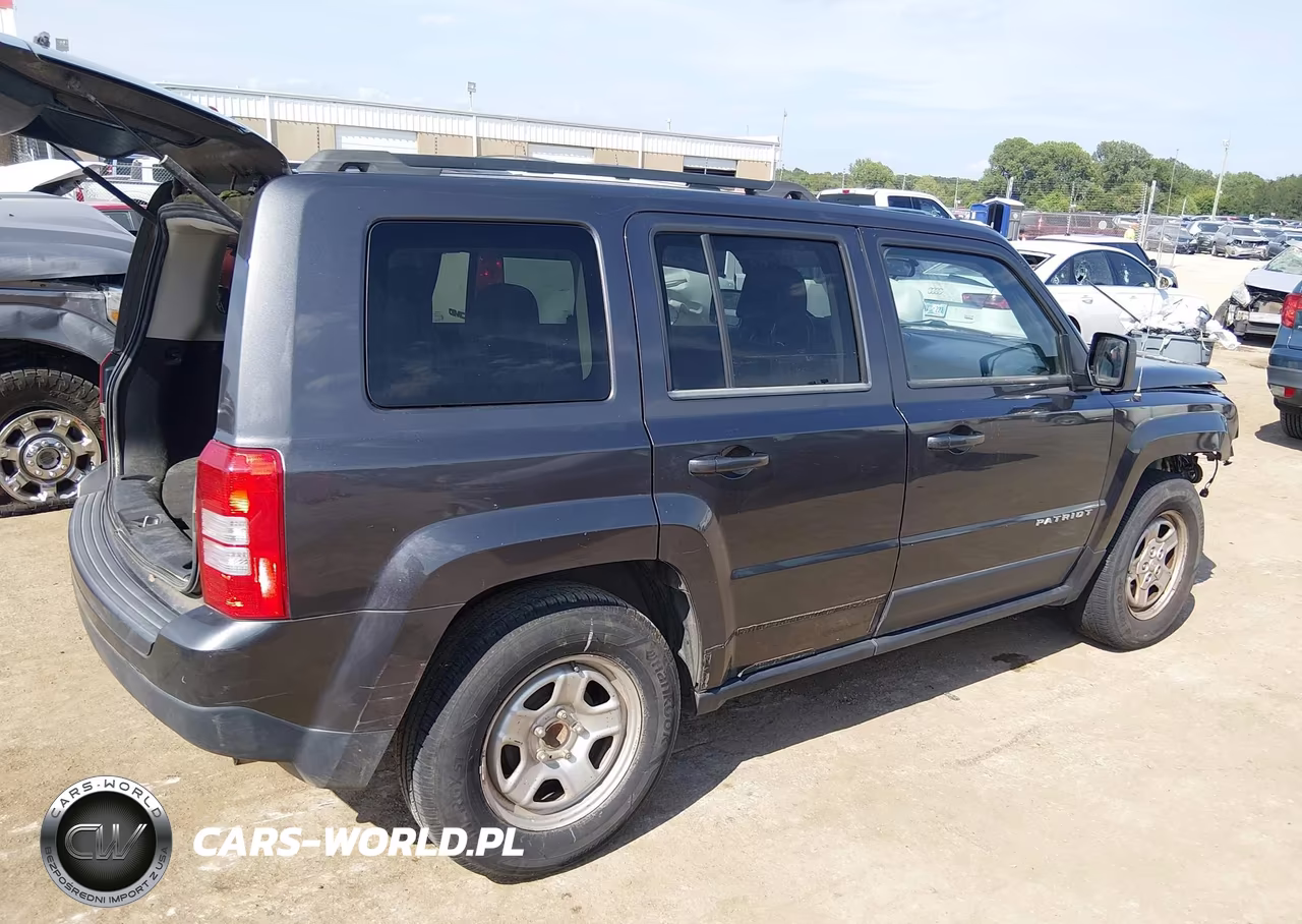 2015 Jeep Patriot Sport VIN:1C4NJPBBXFD211170 - 4