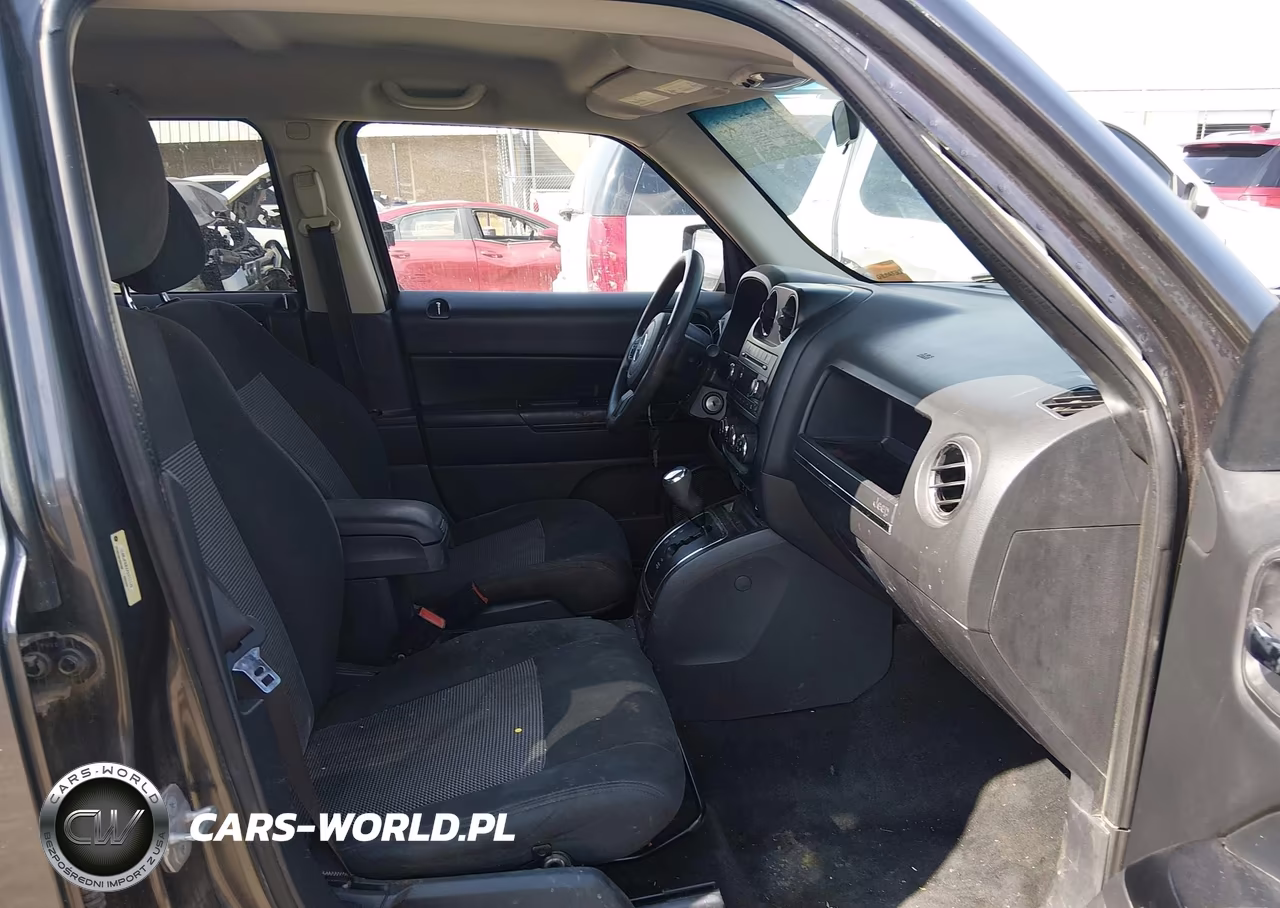 2015 Jeep Patriot Sport VIN:1C4NJPBBXFD211170 - 5