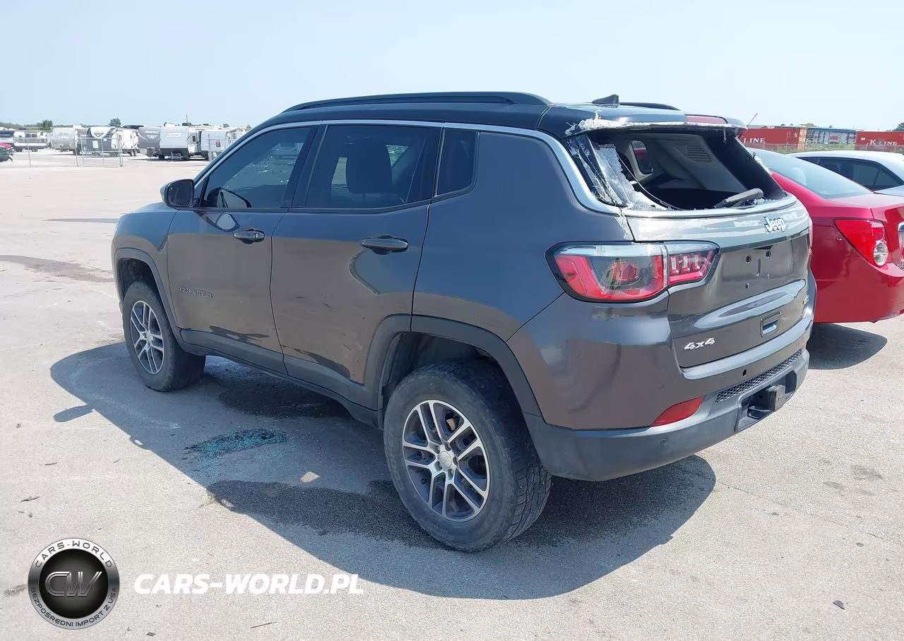 2018 Jeep Compass Latitude 4X4 VIN:3C4NJDBB6JT261436 - 3