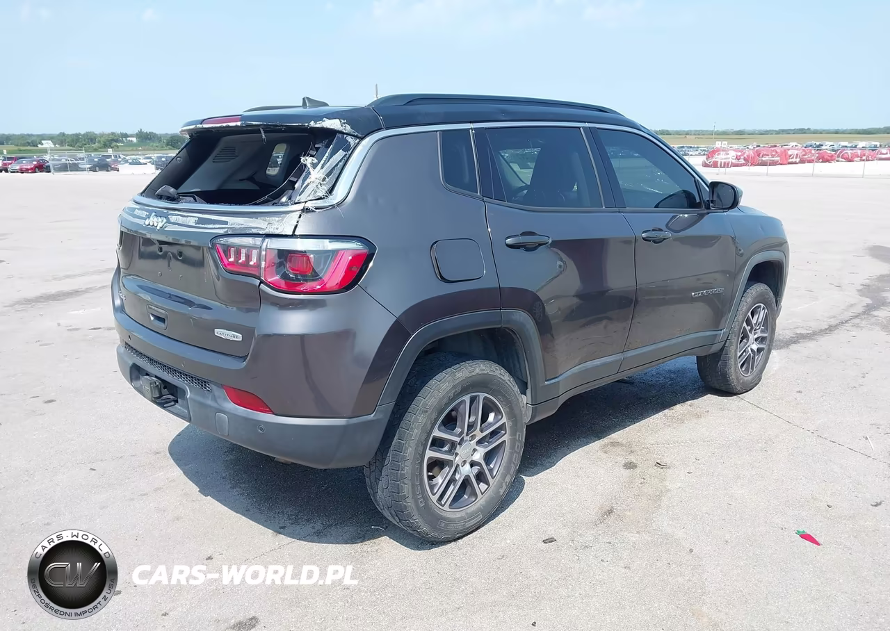 2018 Jeep Compass Latitude 4X4 VIN:3C4NJDBB6JT261436 - 4