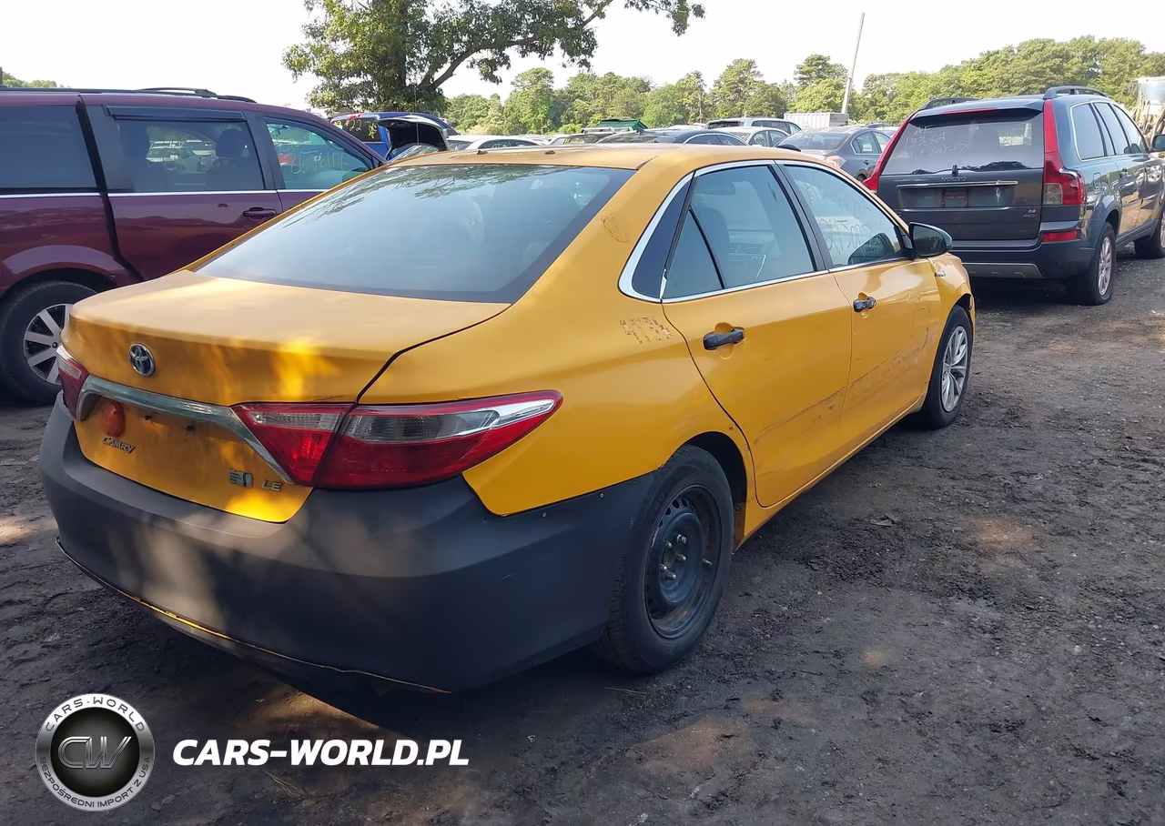 2015 Toyota Camry Hybrid Le VIN:4T1BD1FK2FU151124 - 4