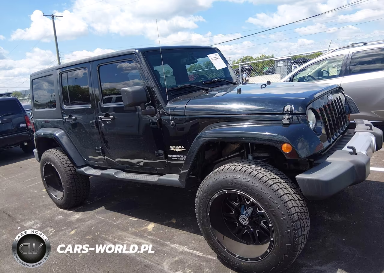 2013 Jeep Wrangler Unlimited Sahara VIN:1C4BJWEG6DL697077 - 12