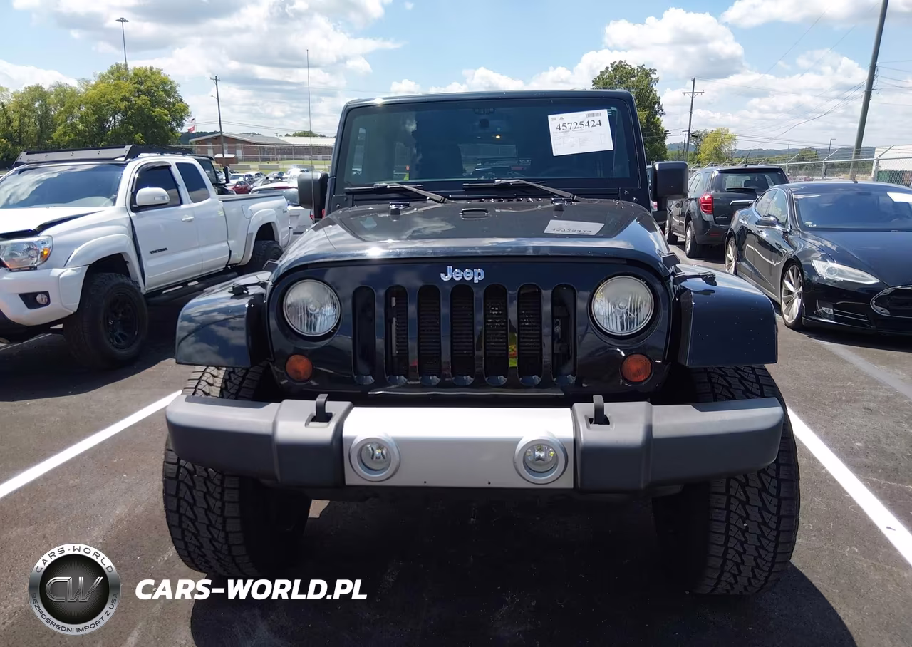 2013 Jeep Wrangler Unlimited Sahara VIN:1C4BJWEG6DL697077 - 6