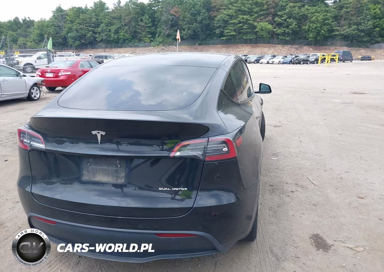 2022 Tesla Model Y Long Range Dual Motor All-Wheel Drive VIN:7SAYGDEE2NF313749 - 16