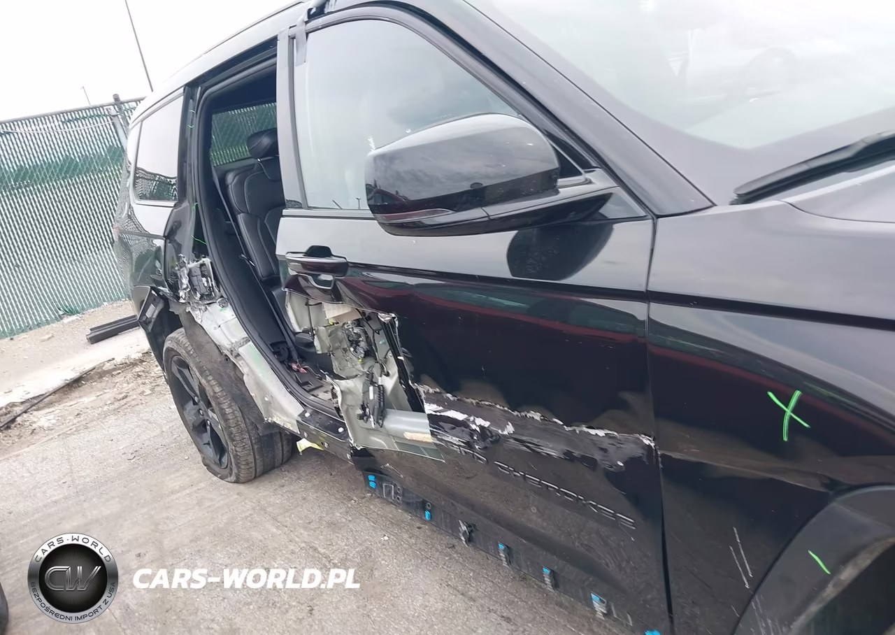2024 Jeep Grand Cherokee L Limited 4X4 VIN:1C4RJKBG3R8530097 - 6