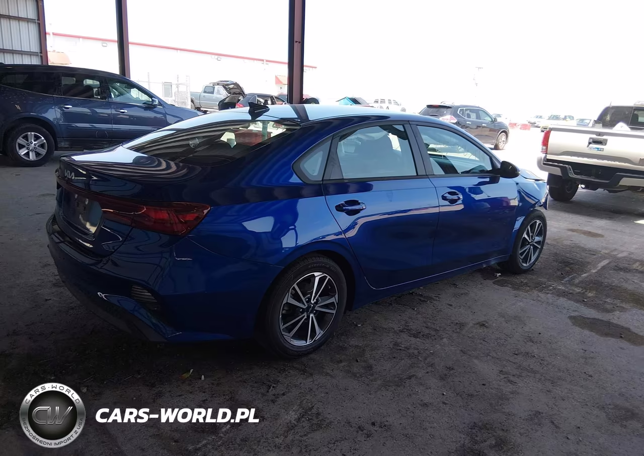 2022 Kia Forte Lxs VIN:3KPF24AD4NE475193 - 4