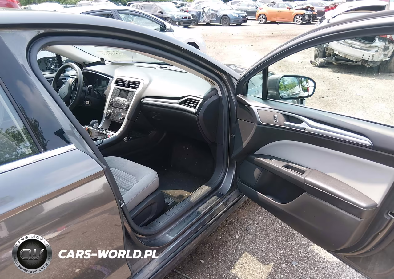 2016 Ford Fusion S VIN:3FA6P0G79GR111736 - 5