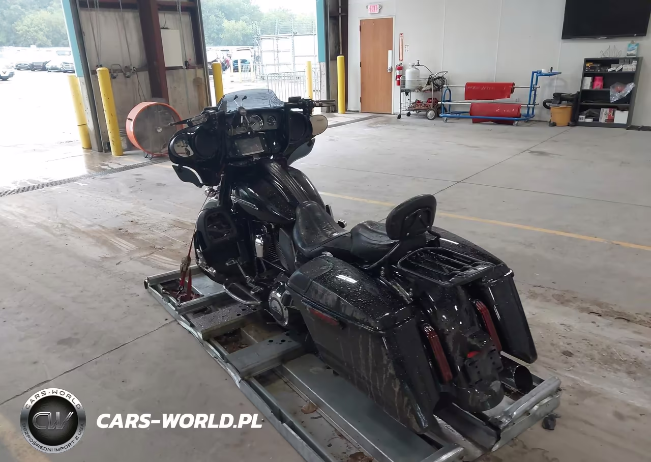 2015 Harley-Davidson Flhxse Cvo Street Glide VIN:1HD1PXN1XFB958990 - 3