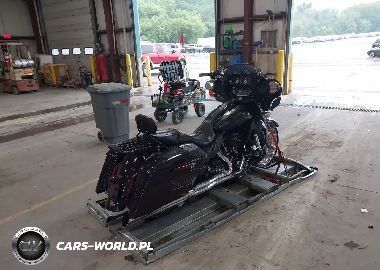 2015 Harley-Davidson Flhxse Cvo Street Glide VIN:1HD1PXN1XFB958990 - 4