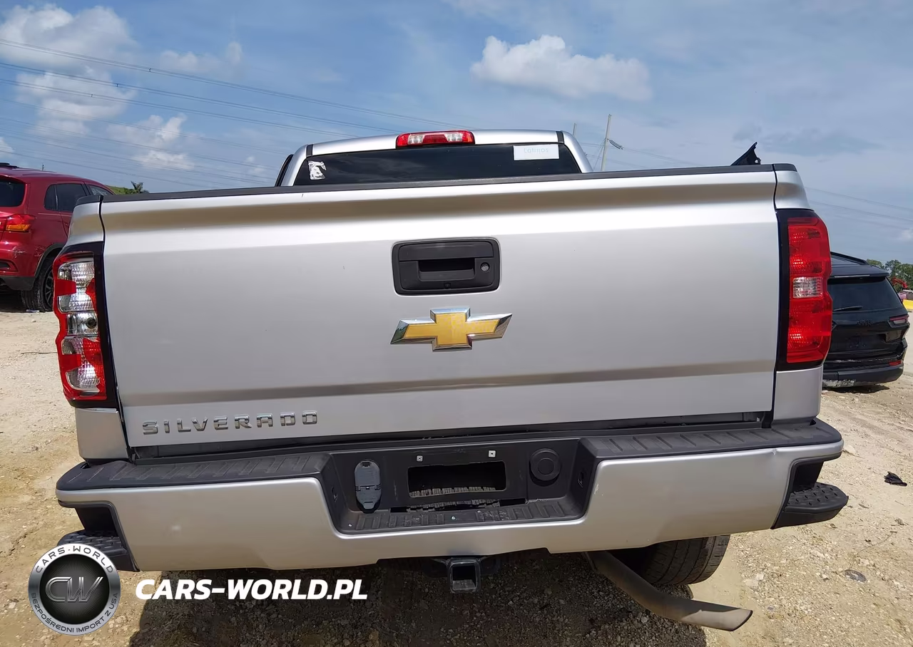 2018 Chevrolet Silverado 1500 Custom VIN:3GCPCPEC7JG610329 - 17