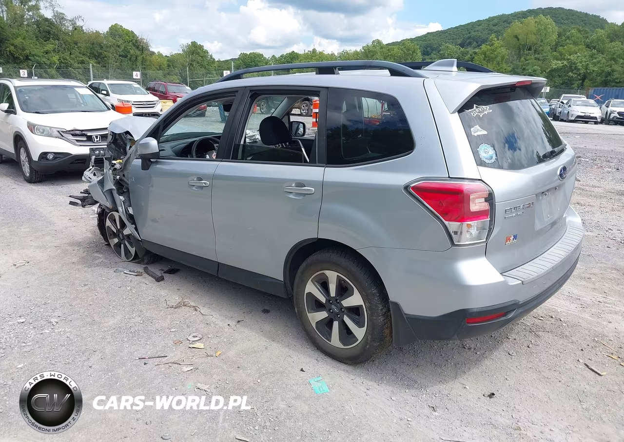 2018 Subaru Forester 2.5I Premium VIN:JF2SJAGC0JH457438 - 3