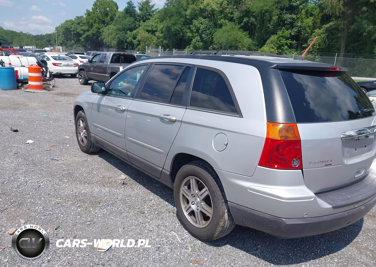 2008 Chrysler Pacifica Touring VIN:2A8GM68X28R608457 - 3