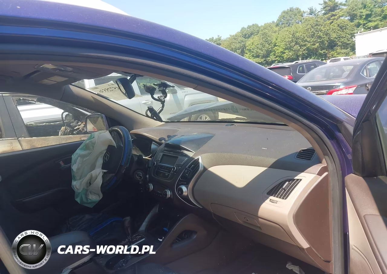 2011 Hyundai Tucson Limited VIN:KM8JUCAC0BU312765 - 5
